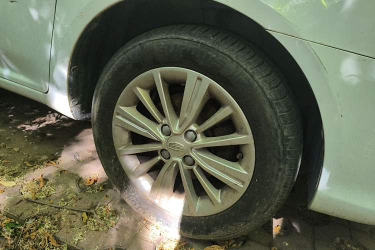 Used Geely Auto Diamond 2016 1.5L Manual Elite Edition Right Front Wheel Hub