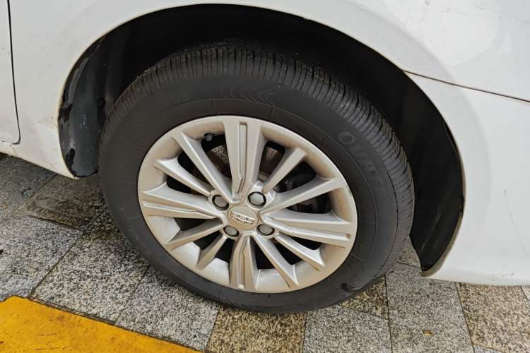 Used Geely Auto Diamond 2016 1.5L Manual Elite Edition Right Front Wheel Hub
