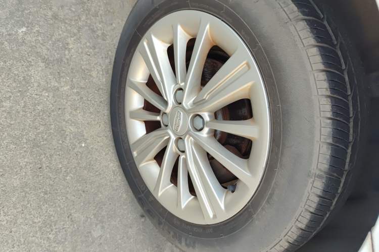 Used Geely Auto Diamond 2016 1.5L Manual Elite Version China IV Standard Right Front Wheel Hub