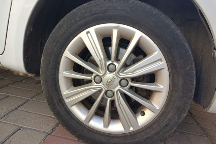 Used Geely Auto Diamond 2016 1.5L Manual Elite Edition Right Front Wheel Hub