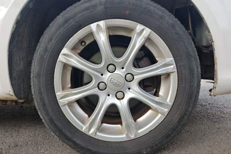 Used Geely Auto Diamond 2016 1.5L Manual Elite Edition Right Front Wheel Hub