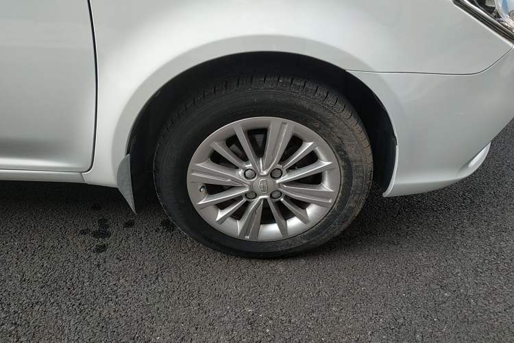 Used Geely Auto Diamond 2016 1.5L Manual Elite Edition Right Front Wheel Hub