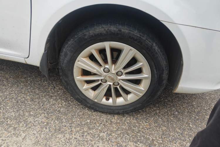 Used Geely Auto Diamond 2016 1.5L Manual Elite Edition Right Front Wheel Hub