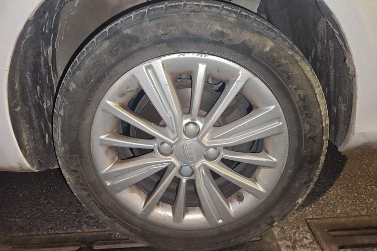 Used Geely Auto Diamond 2016 1.5L Manual Elite Edition Right Front Wheel Hub