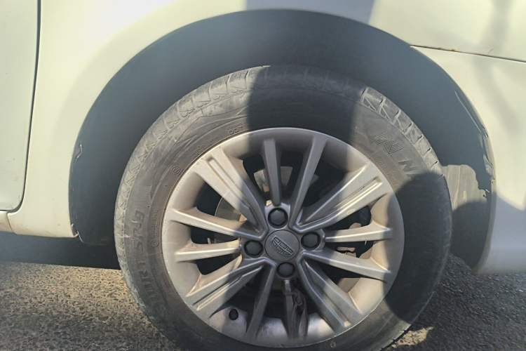 Used Geely Auto Diamond 2016 1.5L Manual Entry-Level Model China IV Standard Right Front Wheel Hub