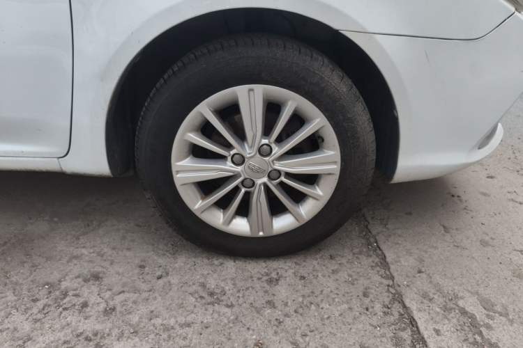 Used Geely Auto Diamond 2016 1.5L Manual Entry-Level Model China IV Standard Right Front Wheel Hub