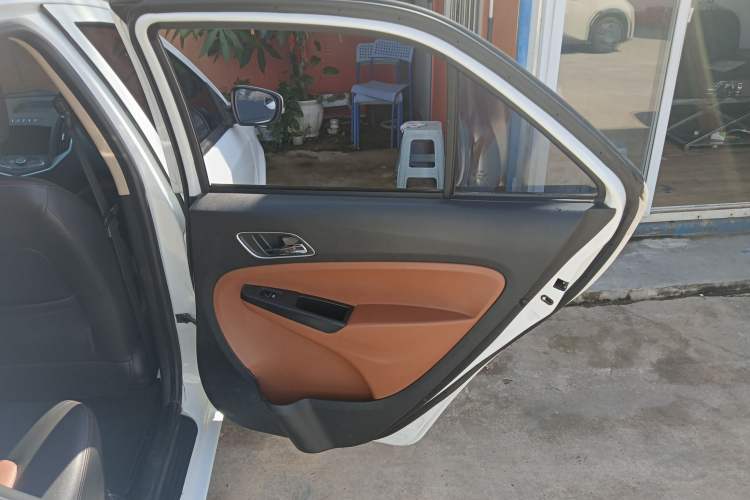 Used Geely Auto Diamond 2016 1.5L Manual Elite Edition Right Rear Door Interior