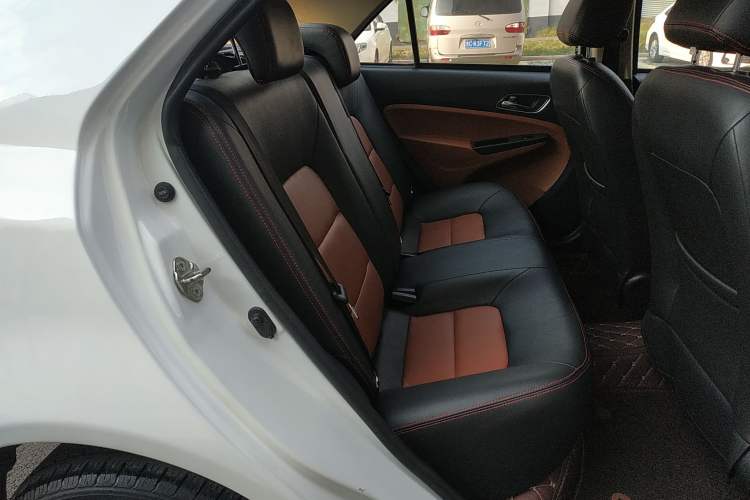 Used Geely Auto Diamond 2016 1.5L Manual Elite Edition Right Rear Seat