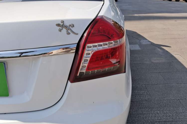 Used Geely Auto Diamond 2016 1.5L Manual Elite Edition Right Rear Taillight