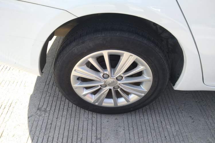 Used Geely Auto Diamond 2016 1.5L Manual Elite Edition Right Rear Wheel Hub