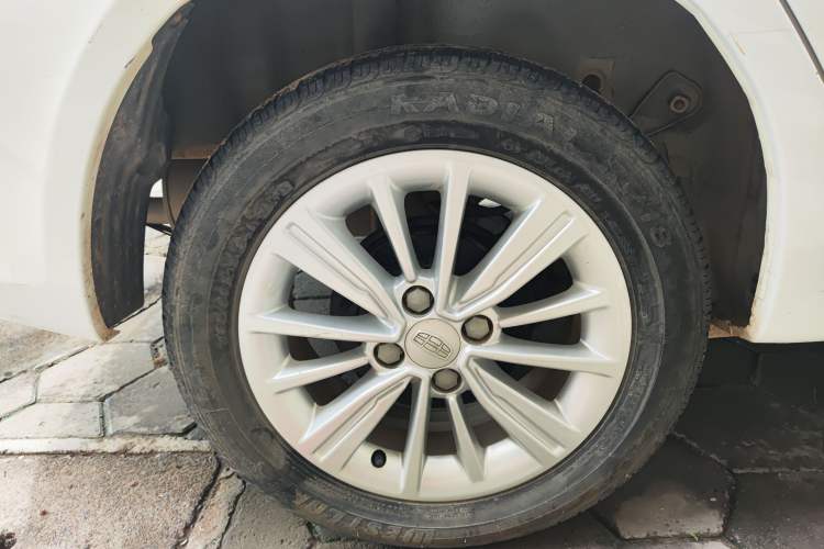 Used Geely Auto Diamond 2016 1.5L Manual Elite Edition Right Rear Wheel Hub