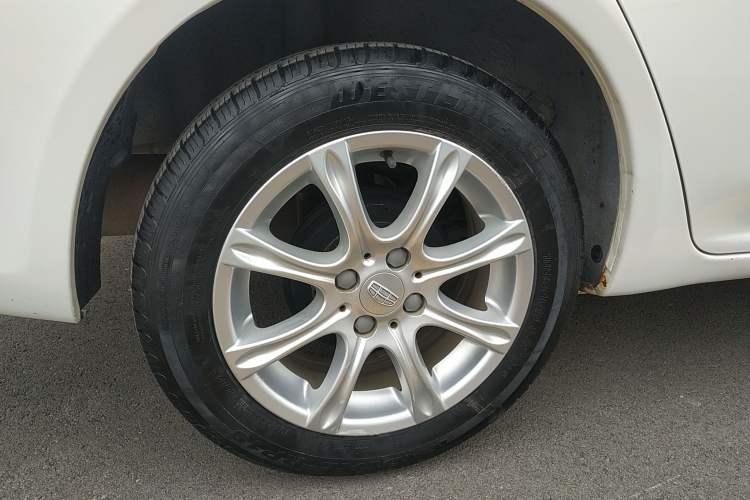 Used Geely Auto Diamond 2016 1.5L Manual Entry-Level Model China IV Standard Right Rear Wheel Hub