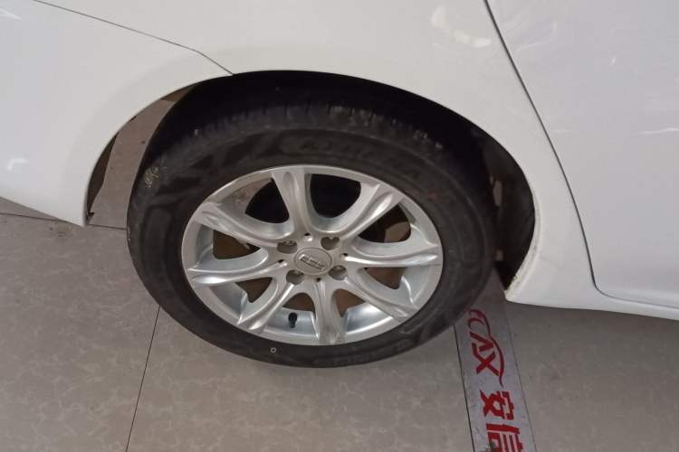 Used Geely Auto Diamond 2016 1.5L Manual Elite Version China IV Standard Right Rear Wheel Hub
