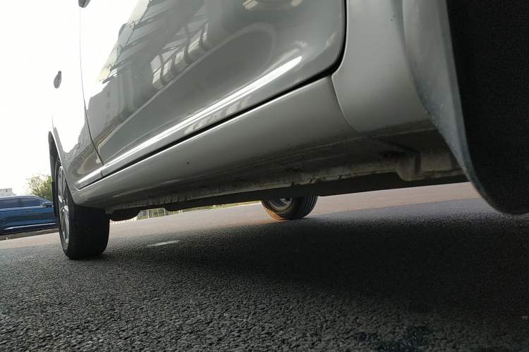 Used Geely Auto Diamond 2016 1.5L Manual Elite Edition Right Side Sill