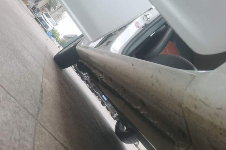 Used Geely Auto Diamond 2016 1.5L Manual Elite Edition Right Side Sill
