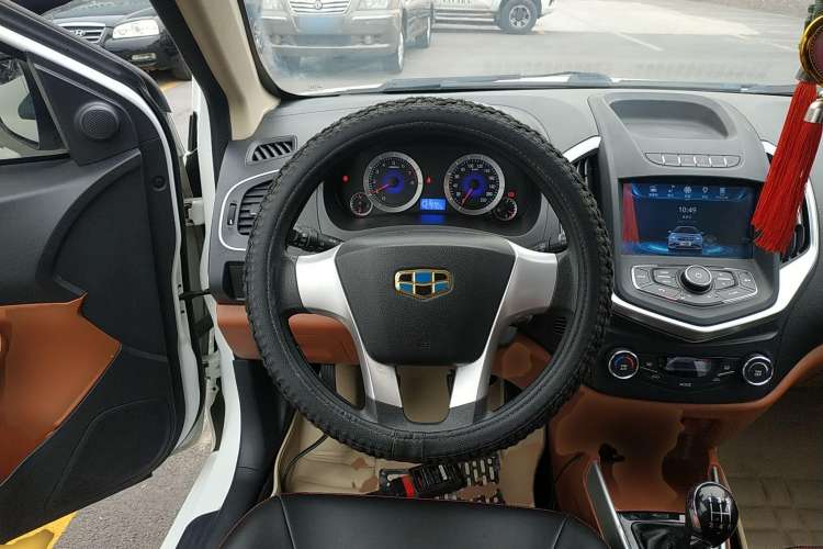 Used Geely Auto Diamond 2016 1.5L Manual Entry-Level Model China IV Standard Steering Wheel