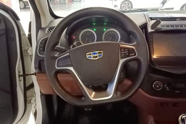 Used Geely Auto Diamond 2016 1.5L Manual Elite Version China IV Standard Steering Wheel