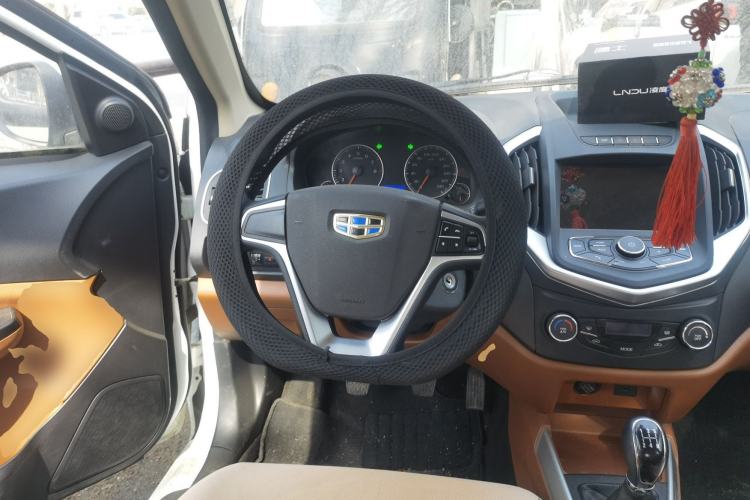 Used Geely Auto Diamond 2016 1.5L Manual Elite Version China IV Standard Steering Wheel