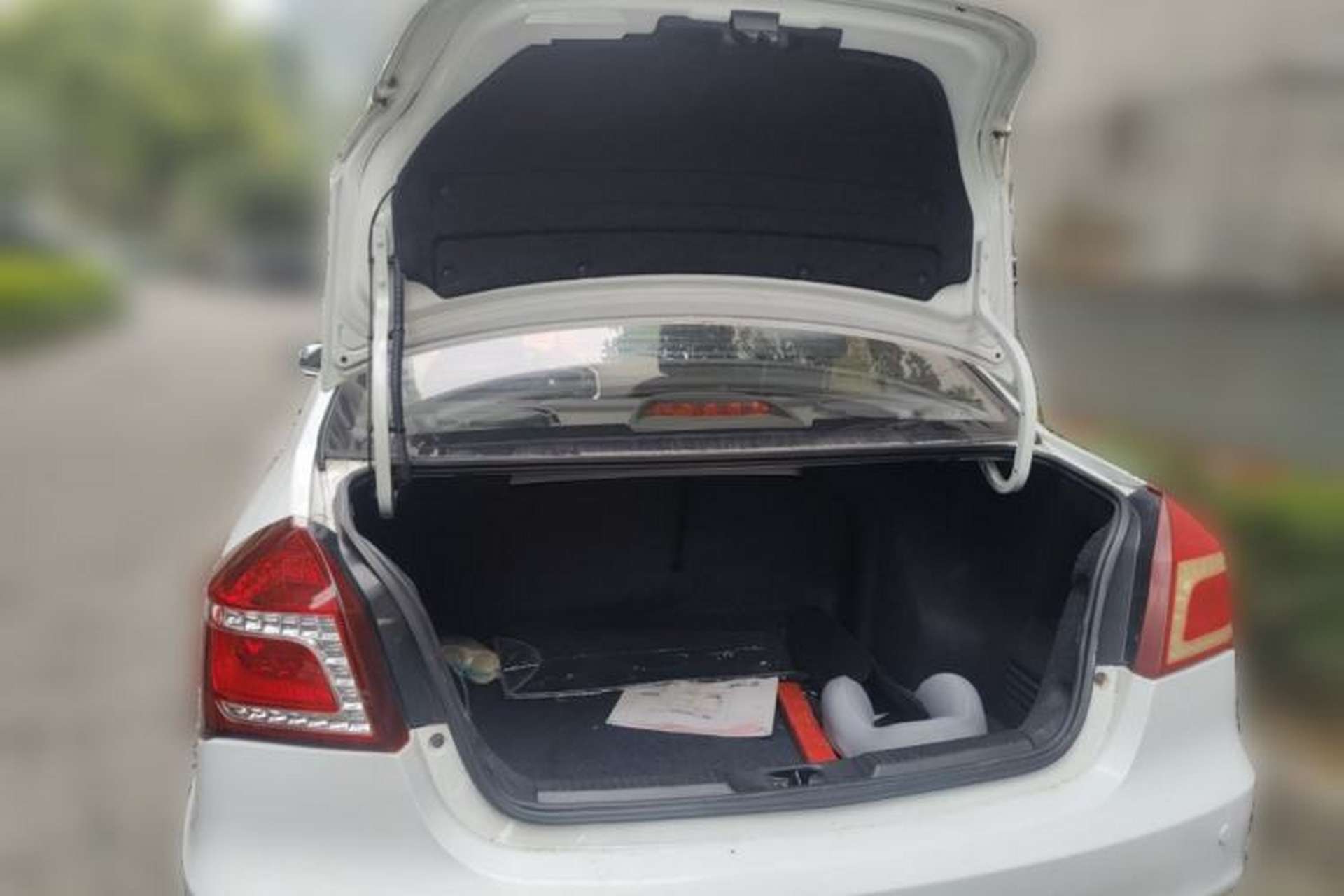 Used Geely Auto Diamond 2016 1.5L Automatic Luxury Version Trunk