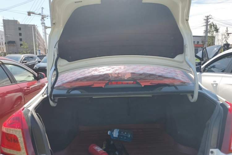 Used Geely Auto Diamond 2016 1.5L Manual Elite Edition Trunk