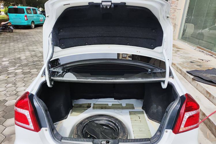 Used Geely Auto Diamond 2016 1.5L Manual Elite Edition Trunk