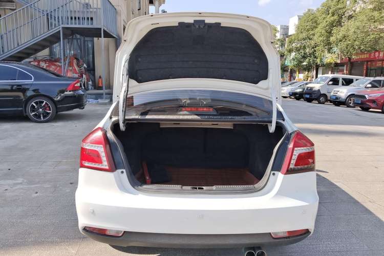 Used Geely Auto Diamond 2016 1.5L Manual Elite Edition Trunk