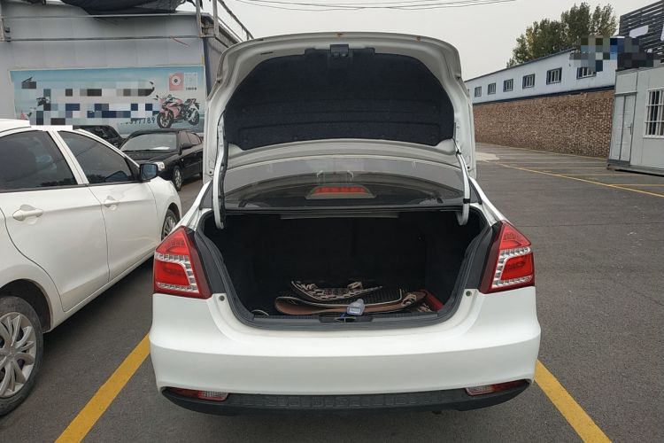 Used Geely Auto Diamond 2016 1.5L Manual Entry-Level Model China IV Standard Trunk