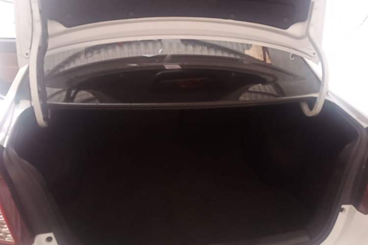 Used Geely Auto Diamond 2016 1.5L Manual Entry-Level Trim Trunk