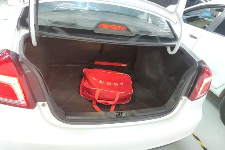 Used Geely Auto Diamond 2016 1.5L Manual Entry-Level Trim Trunk