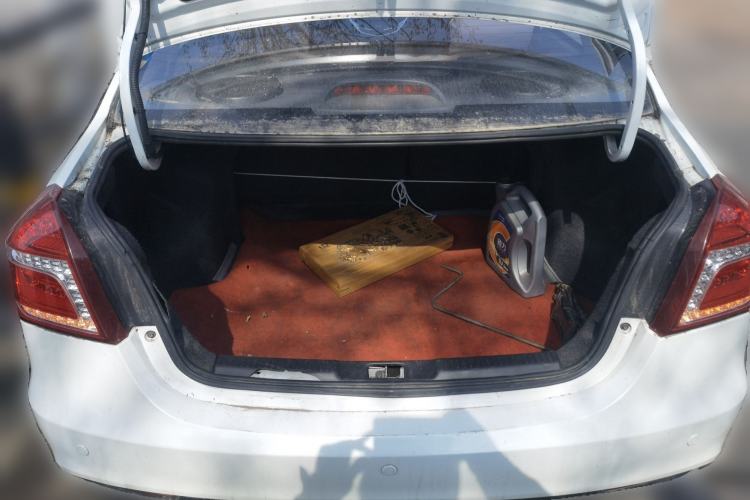Used Geely Auto Diamond 2016 1.5L Manual Elite Version China IV Standard Trunk