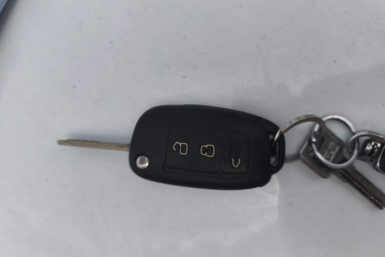 Used Geely Auto Diamond 2016 1.5L Manual Entry-Level Model China IV Standard Vehicle Key