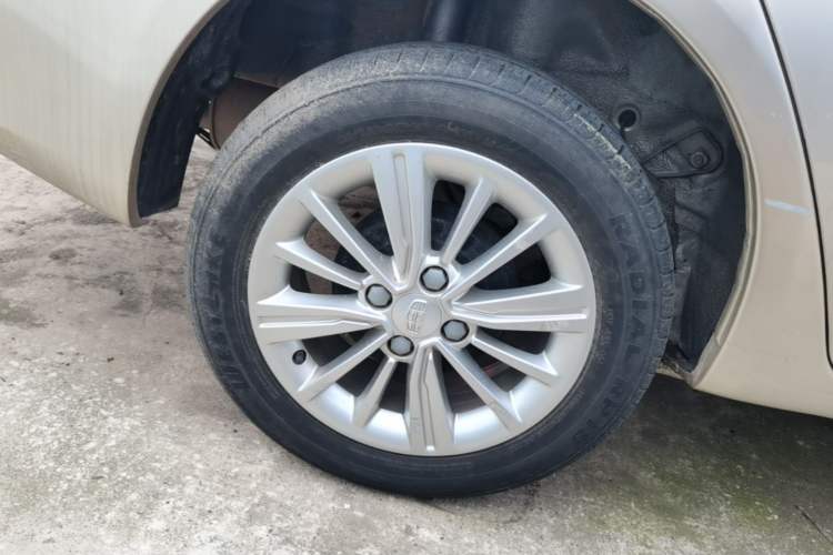 Used Geely Auto Diamond 2016 1.5L Manual Elite Edition Right Rear Wheel Hub