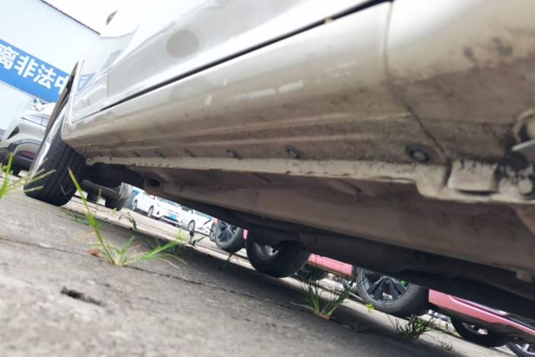Used Geely Auto Diamond 2016 1.5L Manual Elite Edition Right Side Sill