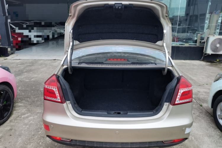 Used Geely Auto Diamond 2016 1.5L Manual Elite Edition Trunk