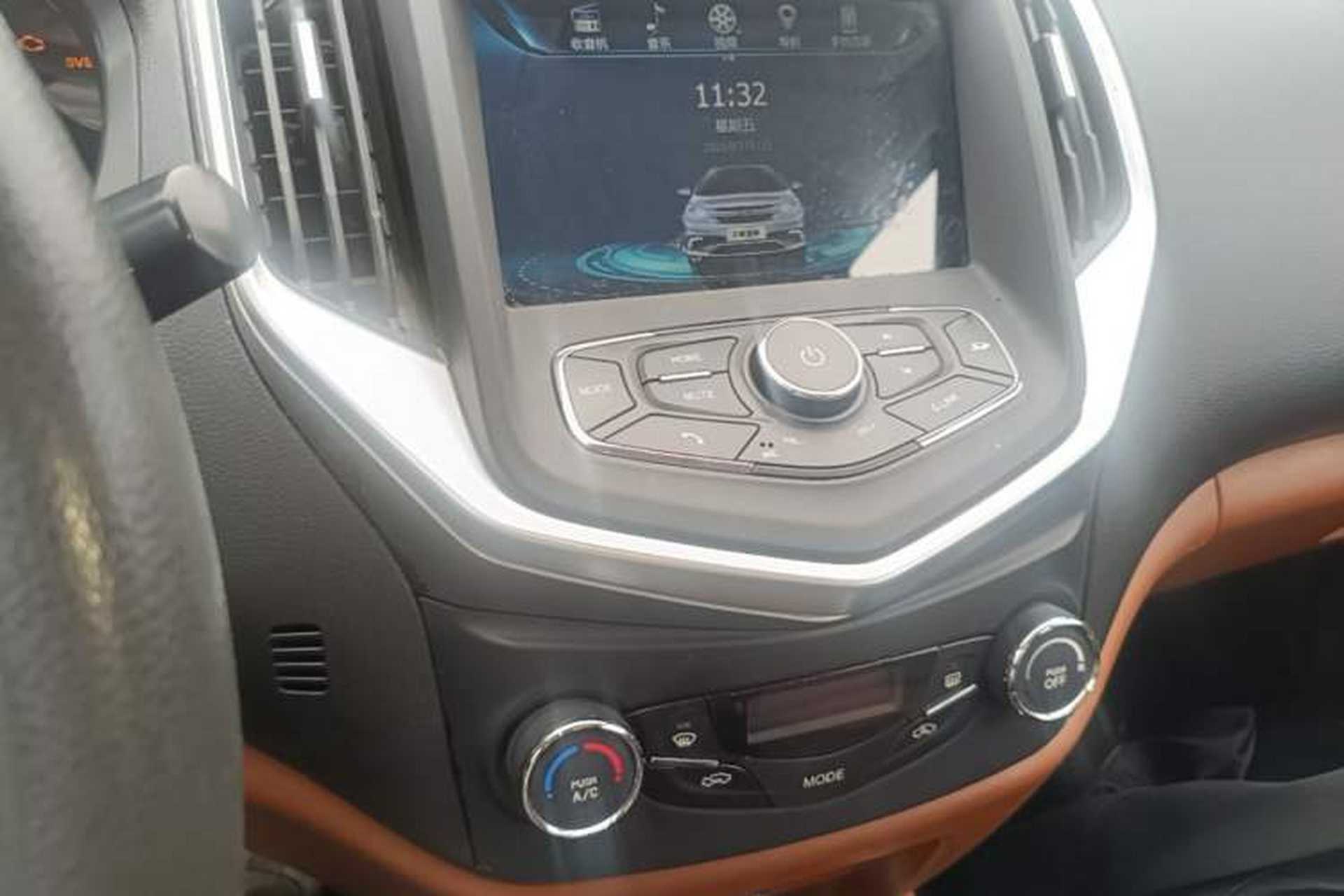 Used Geely Auto Diamond 2017 1.5L Manual Value-Added Model Audio And AC Panel