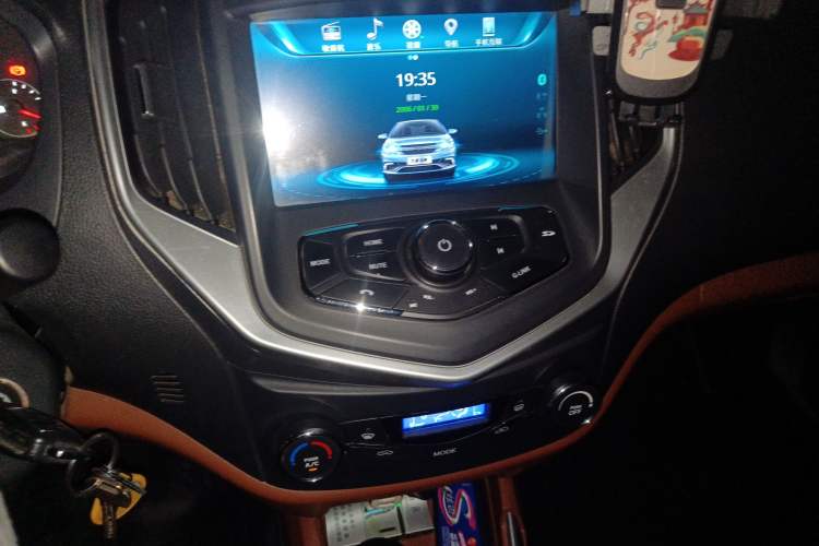 Used Geely Auto Diamond 2017 1.5L Manual Value-Added Model Audio And AC Panel