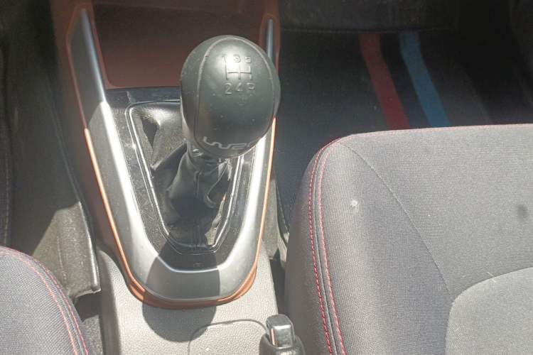 Used Geely Auto Diamond 2017 1.5L Manual Value-Added Model Gear Lever