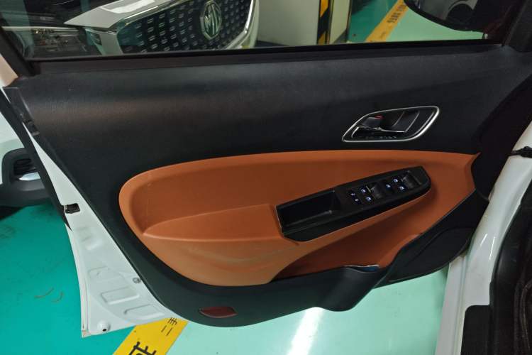 Used Geely Auto Diamond 2017 1.5L Manual Value-Added Model Left Front Door Interior