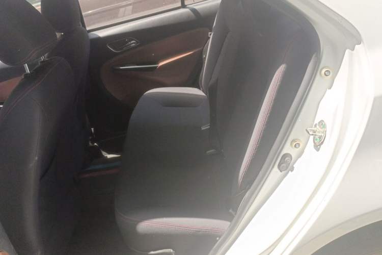 Used Geely Auto Diamond 2017 1.5L Manual Value-Added Model Left Rear Seat
