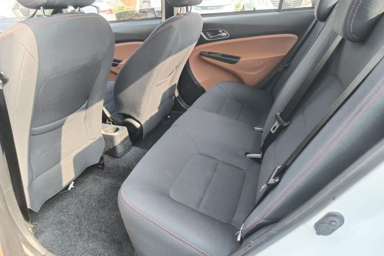 Used Geely Auto Diamond 2017 1.5L Manual Value-Added Model Left Rear Seat