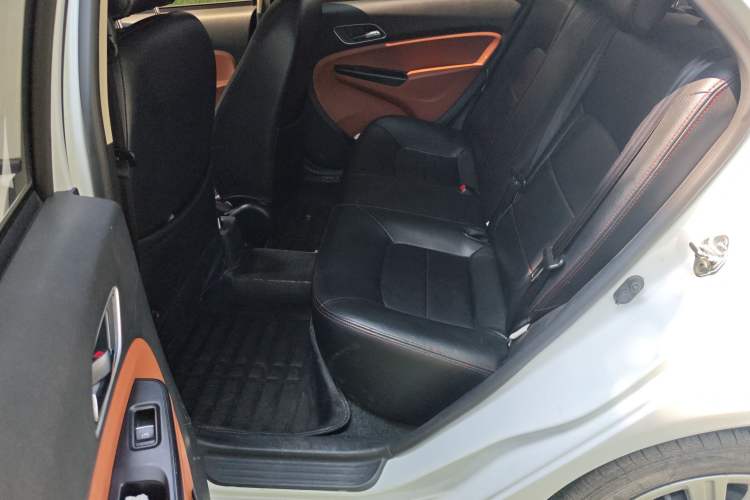 Used Geely Auto Diamond 2017 1.5L Manual Value-Added Model Left Rear Seat
