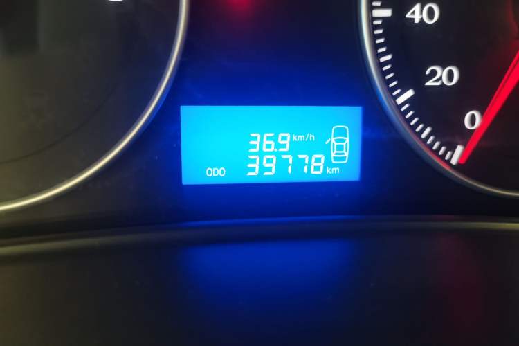 Used Geely Auto Diamond 2017 1.5L Manual Value-Added Model Odometer Close Up
