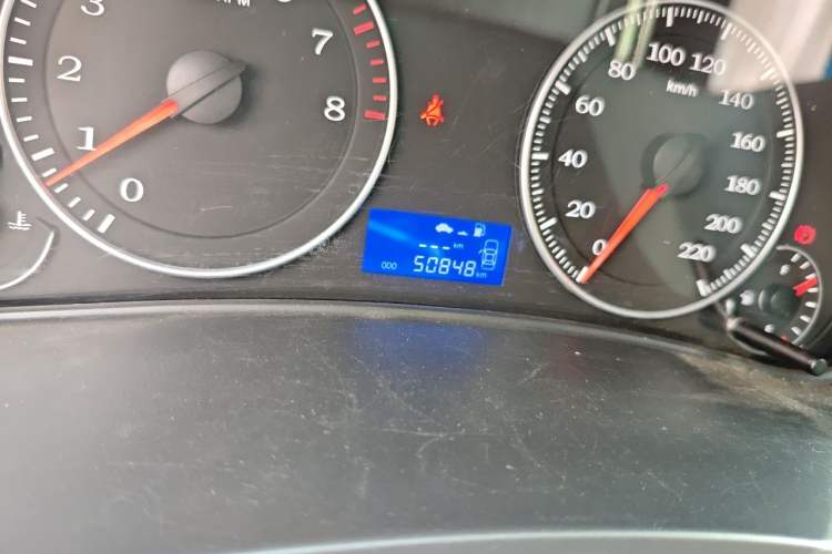 Used Geely Auto Diamond 2017 1.5L Manual Value-Added Model Odometer Close Up