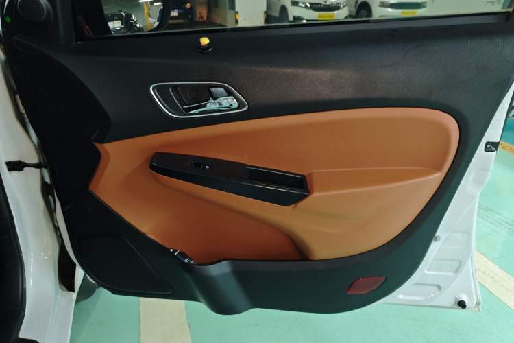 Used Geely Auto Diamond 2017 1.5L Manual Value-Added Model Right Front Door Interior