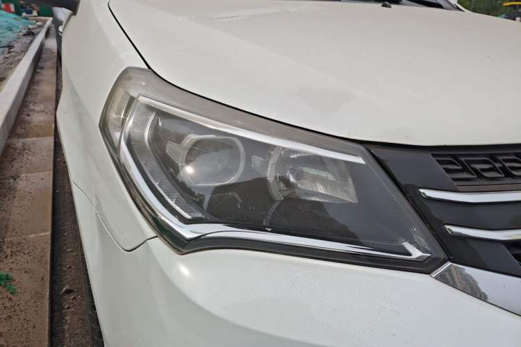 Used Geely Auto Diamond 2017 1.5L Manual Value-Added Model Right Front Headlight