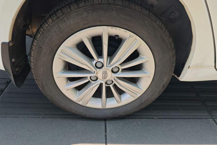 Used Geely Auto Diamond 2017 1.5L Manual Value-Added Model Right Rear Wheel Hub