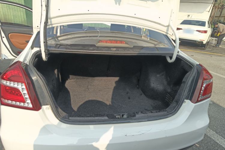 Used Geely Auto Diamond 2017 1.5L Manual Value-Added Model Trunk