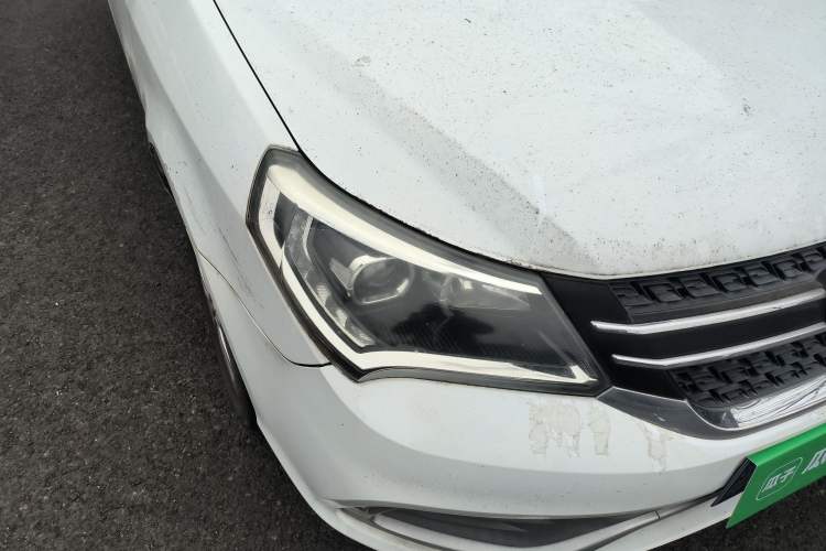 Used Geely Auto Diamond 2019 1.5L Manual Connect Sunroof Edition Exterior 6
