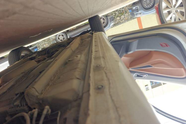 Used Geely Auto Diamond 2019 1.5L Manual Entry-Level Model Left Side Sill