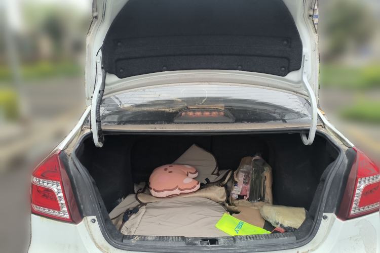 Used Geely Auto Diamond 2019 1.5L Manual Connect Sunroof Edition Trunk